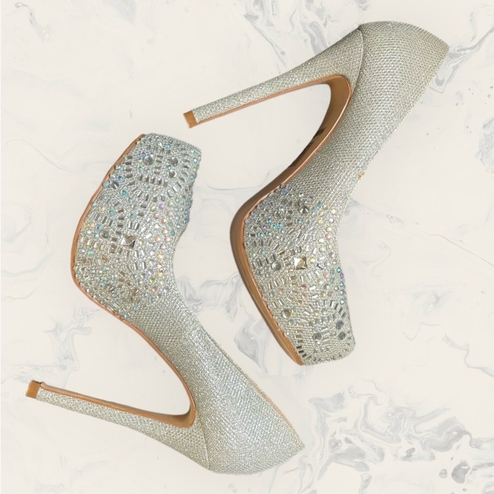 Lauren Lorraine pumps size 7 NWOT